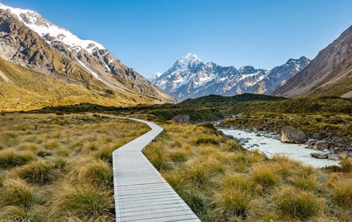 Hiking trail in Hooker Valley with Mount Cook