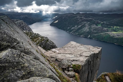 Rock plateau