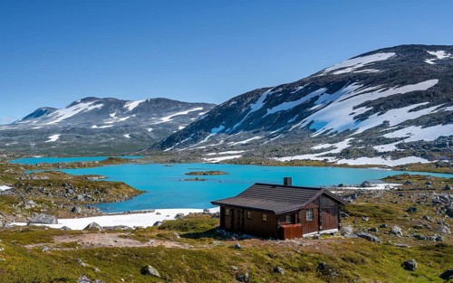 Turquoise lake and mountains