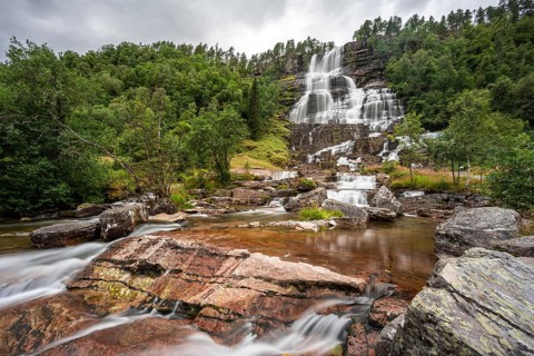 Tvindefossen waterfall