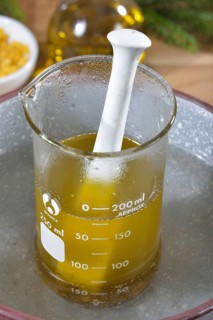 Production of spruce resin ointment