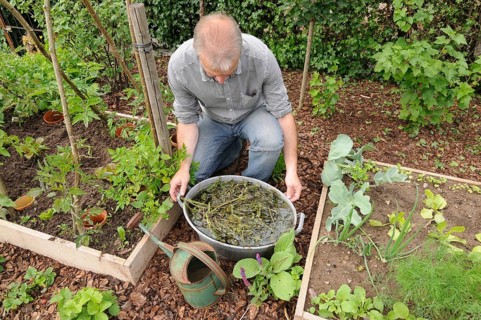 Man produces herbal muck