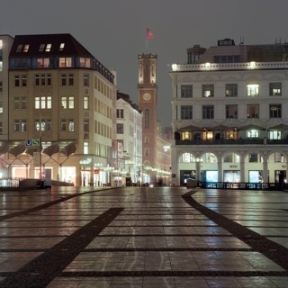 Rathausmarkt square at night
