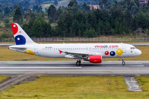 A Vivaair Airbus A320 aircraft with registration HK-5223 at Medellin Rionegro Airport