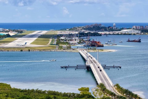Overview St. Maarten Airport
