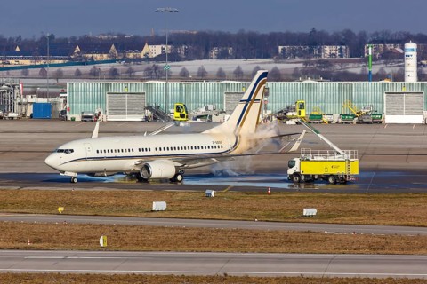 A Boeing 737-700