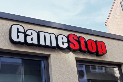 Logo Gamestop at the store