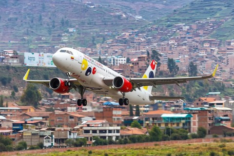 A Vivaair Airbus A320 with registration number HK-5286 at Cuzco Airport