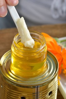 Production of yarrow and marigold ointment