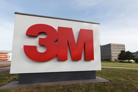 Logo 3M in front of the Germany headquarters