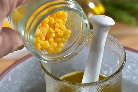 Production of spruce resin ointment