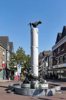 Dragon fountain in memory of the Wichardsage