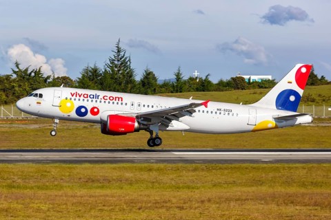 A Vivaair Airbus A320 aircraft with registration HK-5223 at Medellin Rionegro Airport