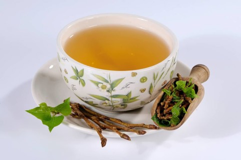 Cup black poplar bud tea