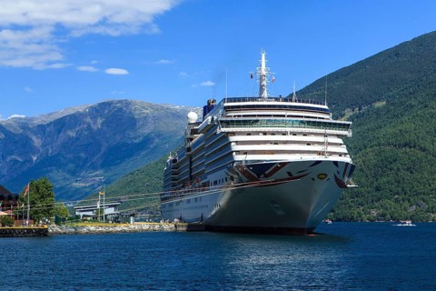 Cruise ship Arcadia in Aurlandsfjords