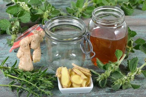 Horehound honey with ginger