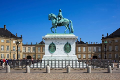 Equestrian statue of Frederik V