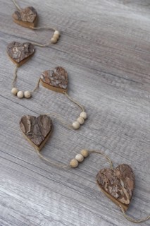 Wodden hearts threaded on drawstring