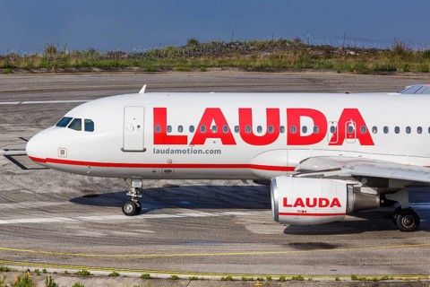 A Lauda Airbus A320 aircraft with registration number OE-LOI at Corfu Airport