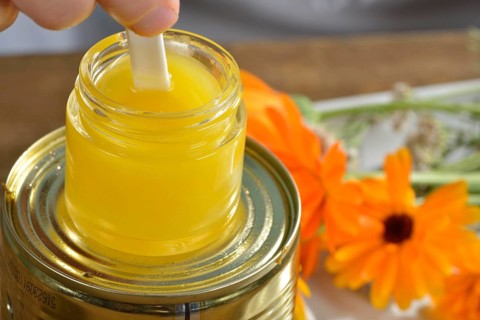 Production of yarrow and marigold ointment