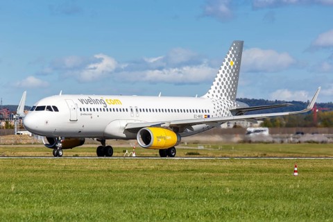 A Vueling Airbus A320 with the registration EC-MVD at Stuttgart Airport