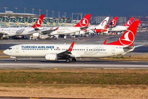 A Turkish Airlines Boeing 737-900ER with registration TC-JYG at Istanbul Airport