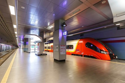 SKM regional train in Warsaw Airport station