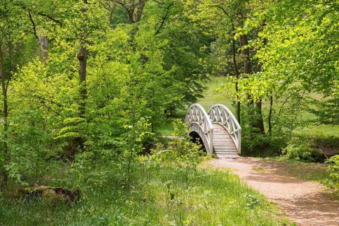 White arch bridge over the river Grosse Roeder