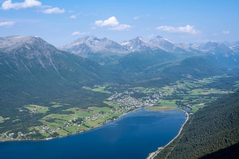 View on the hike Romsdalseggen