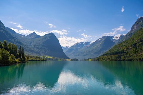 Lake Oldevatnet with Bergen