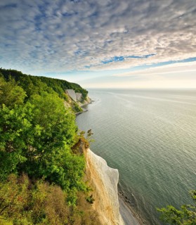 View from the Hochuferweg to the chalk cliffs at the Baltic Sea