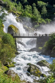 River Briksdalselva