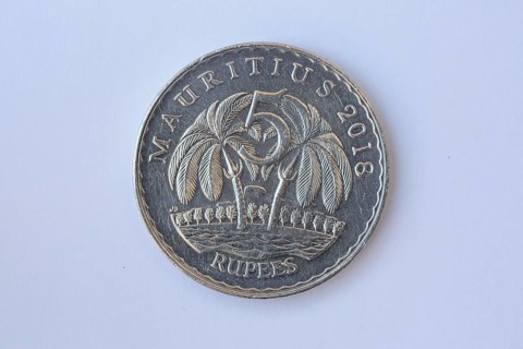 Five rupees coin of Mauritius