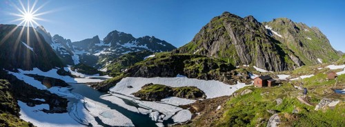 Lake Isvatnet with ice