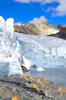 Break-off edge of the Pastoruri glacier