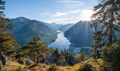Hiking trail to Schoenjoechl