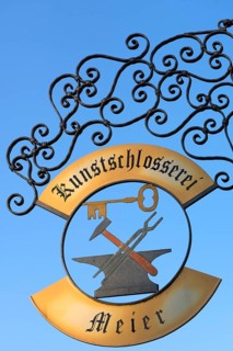 Nose plate of a locksmith's shop