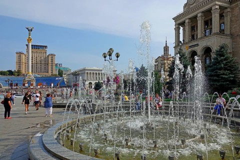 Independence Square Majdan Nesaleshnosti with fountain