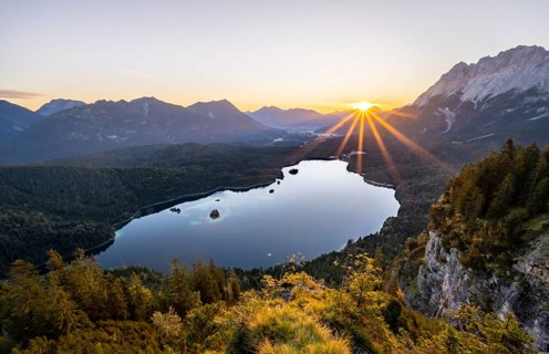 Eibsee lake at sunrise