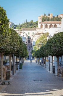 Deserted street in Arta