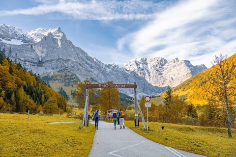 Hiker on hiking trail to Eng-Alm