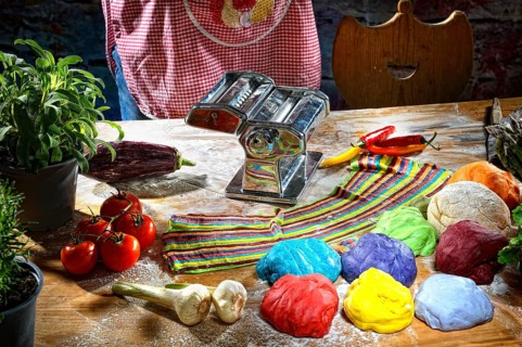 Pasta machine with fresh coloured pasta dough