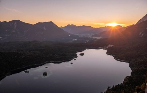 Eibsee lake at sunrise