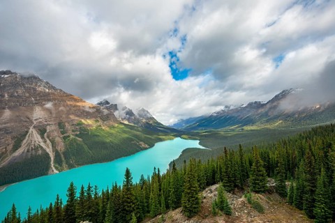 Cloudy mountain peaks
