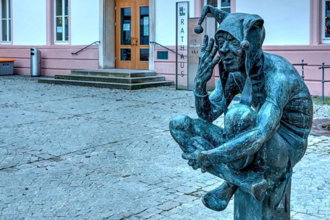 Fool sculpture