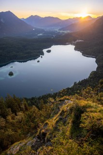 Eibsee lake at sunrise