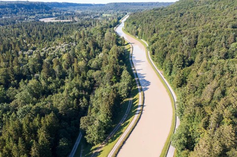 Isarwerkkanal at high water