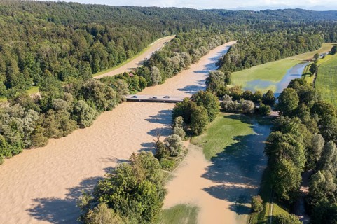 Bridge over Isar and Isarwerkkanal at high water