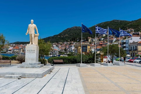 Statue in Samos town