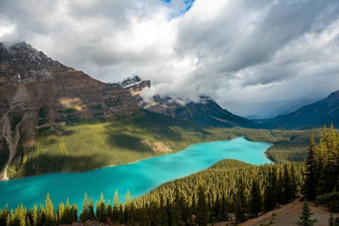 Cloudy mountain peaks